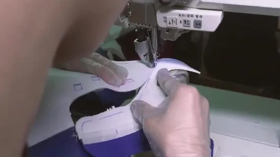 운동화를 달리는 유행 주문을 받아서 만들어진 남자의 스포츠 신발 Zapatillas